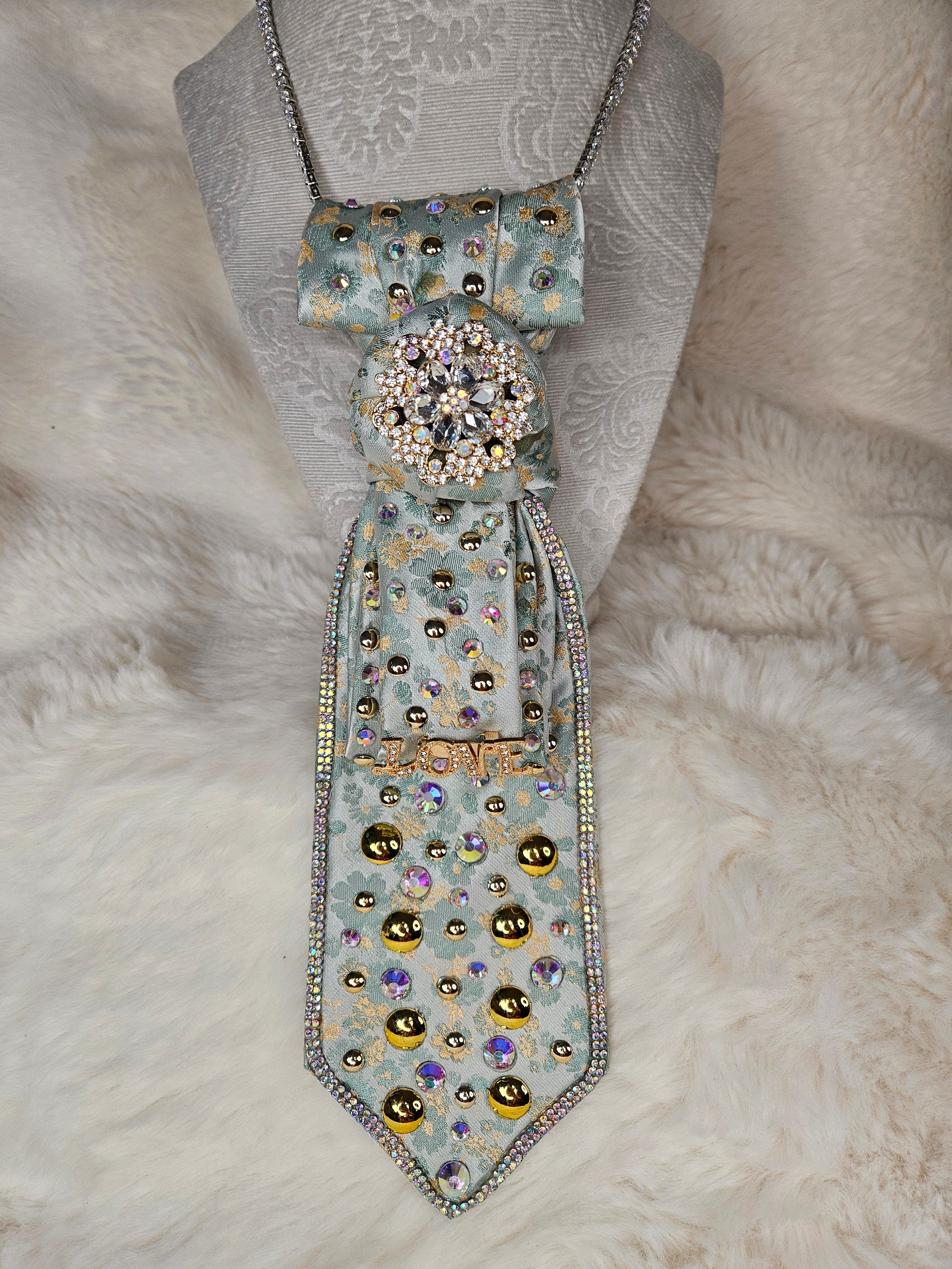LOVE in Luxe