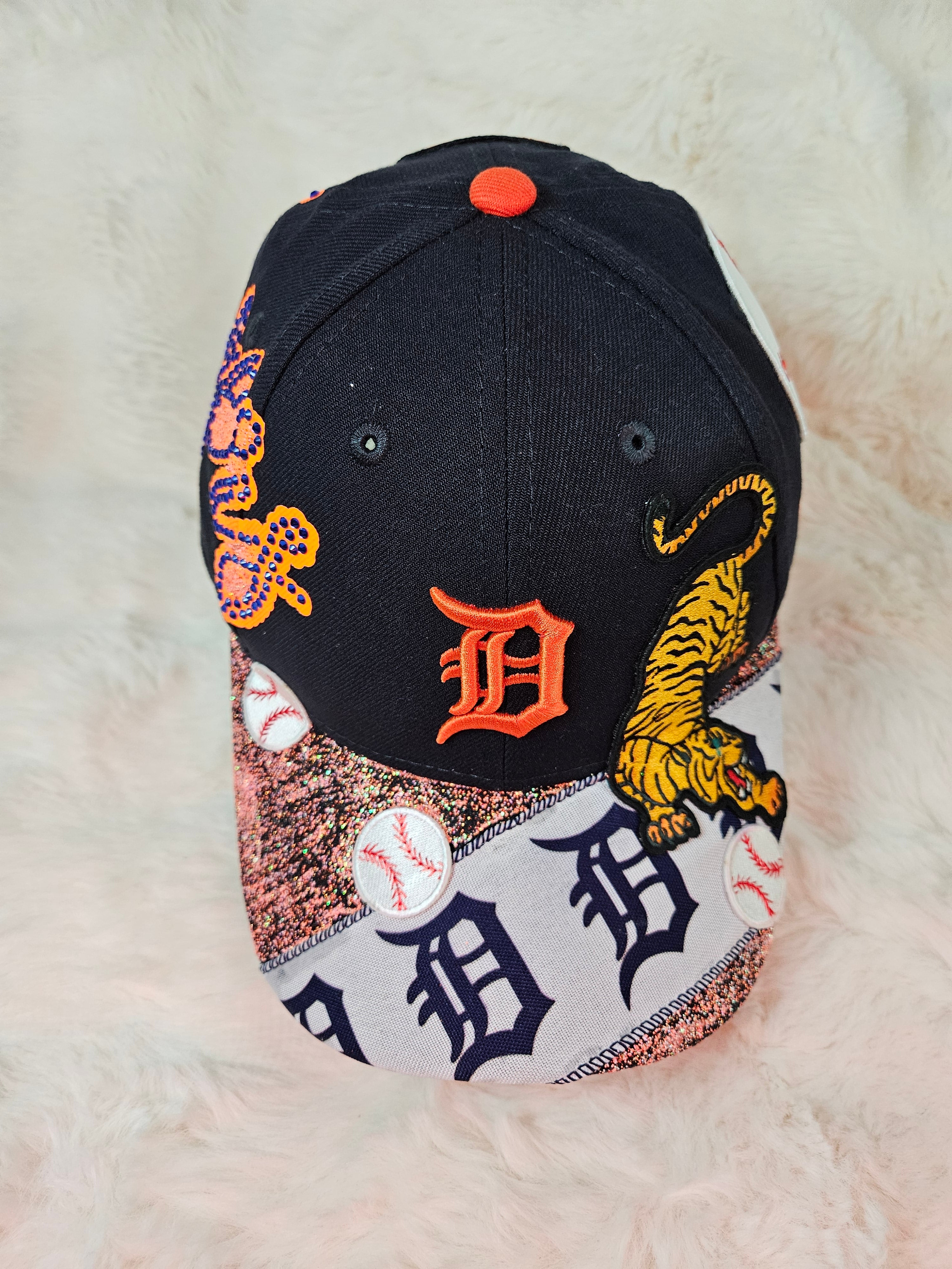 Detroit doesn't do ordinary... and neither do I. 🐅🔥